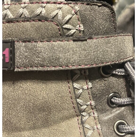 J-41 Srina Vegan Faux Fur Gray Ankle Lace Up Boots Jeep Traction Women's Size 6 - Picture 12 of 16